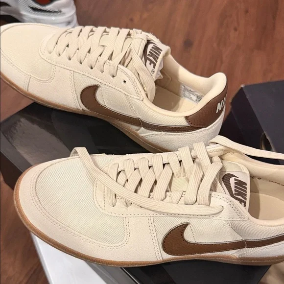 BRAND NEW Nike Field General in Cream and Brown - Picture 4 of 8